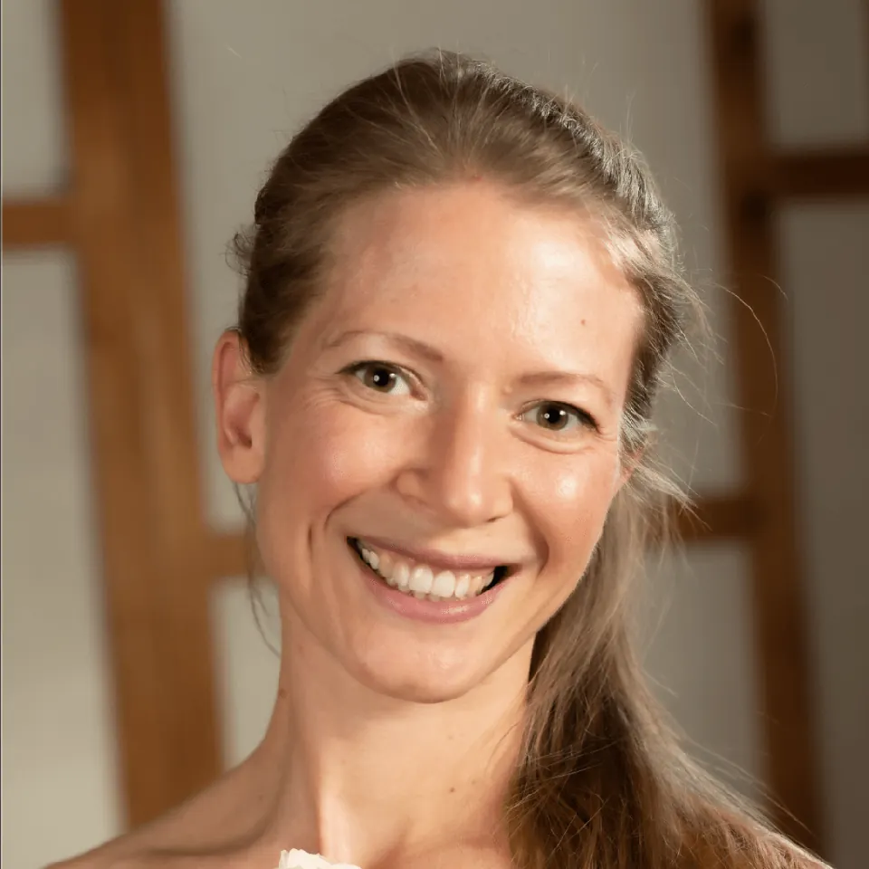Evgenija – Diamond Lotus Massage Team